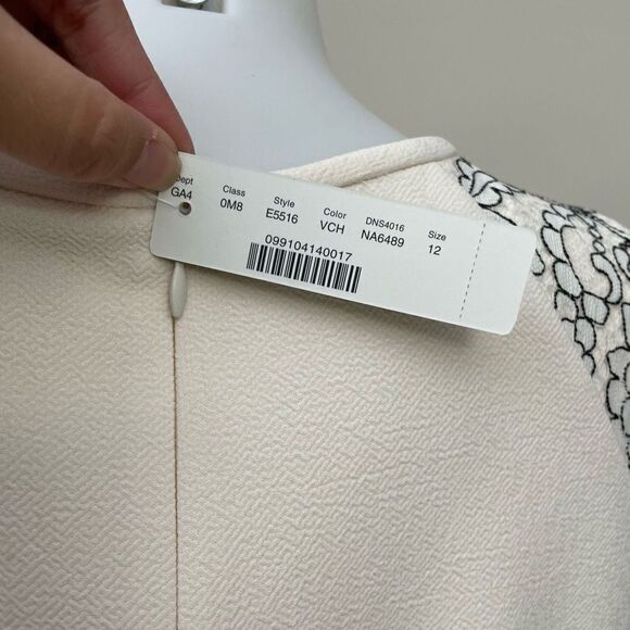 Vineyard Vines Gray White Snake Print Silk Blend Crochet Accent Blouse sz 00 - Picture 5 of 8